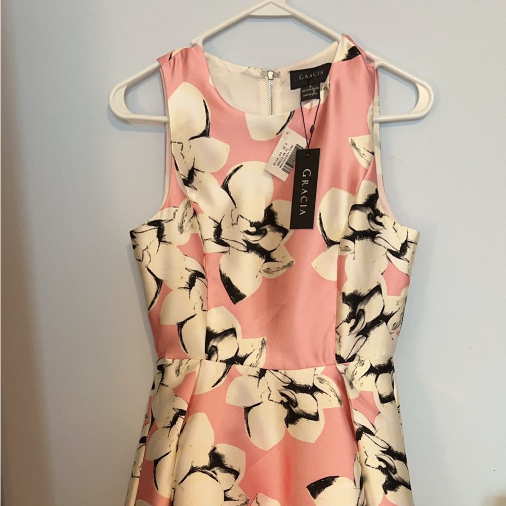 NWT Gracia Floral Dress Size Small